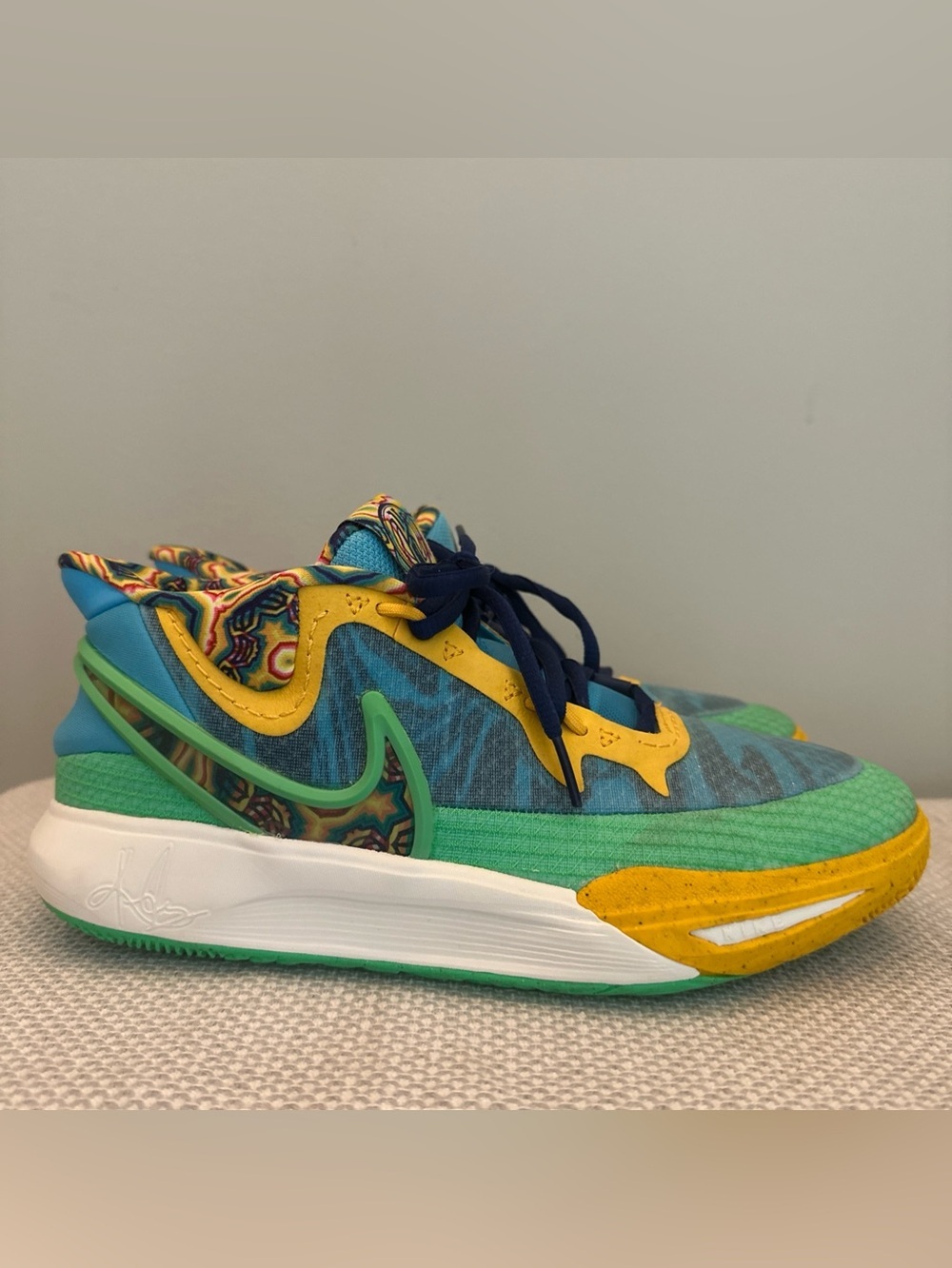 Nike Kyrie 8 Go SE (PS) Baltic Blue Multi-Color Kids Size 6.5Y DV3018-400 *NEW*